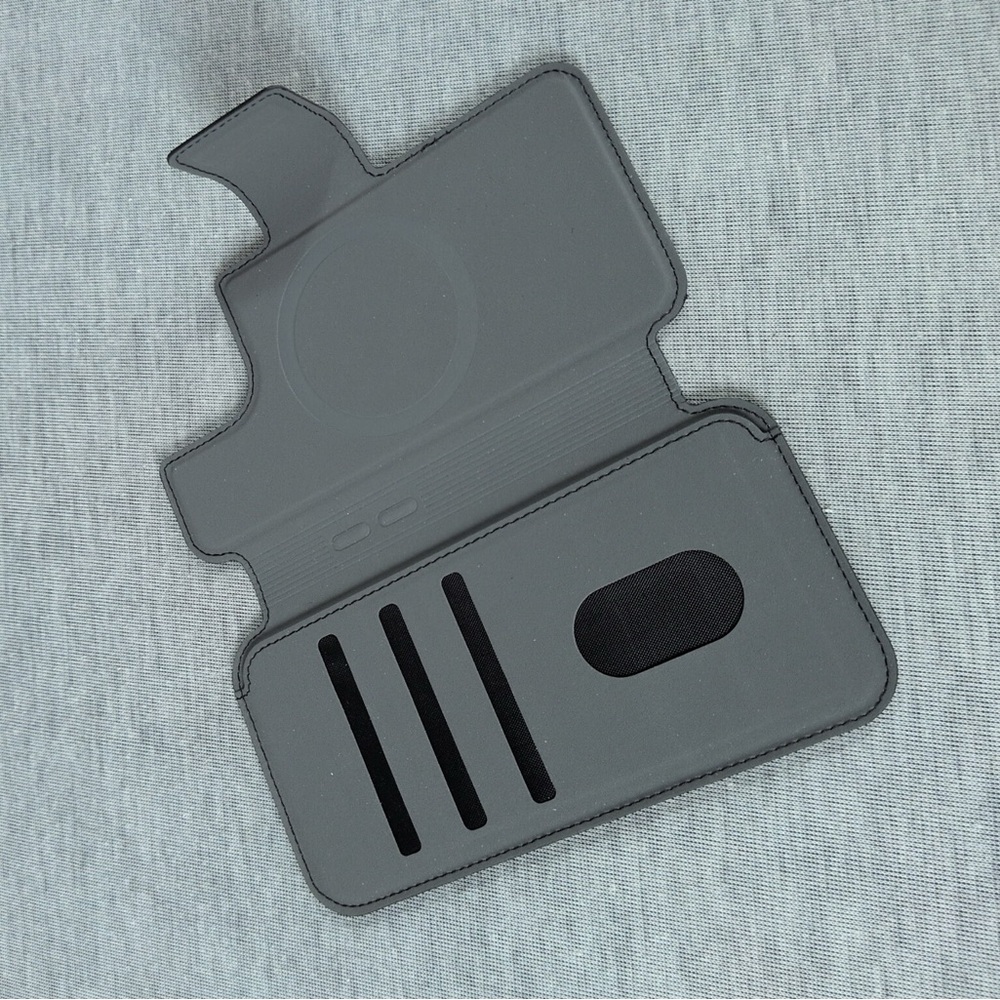 Otterbox Detachable Folio Wallet for MagSafe- for iPhone 14 and 15 - Picture 12 of 15